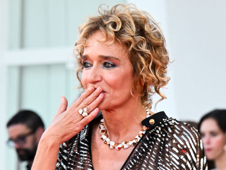 Copia le celebrità per essere pazzesca con i capelli corti a 60 anni