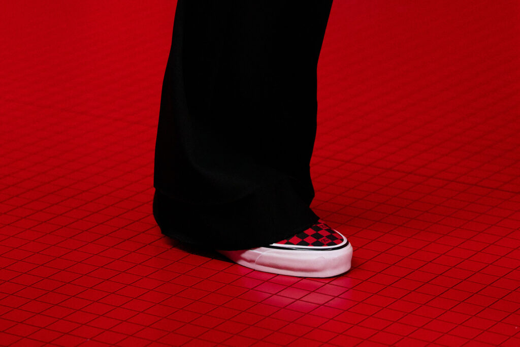 tendenza scarpe autunno 2025 sneakers rosse