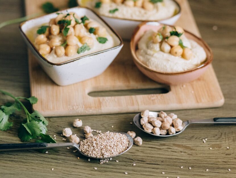 ceci con hummus in ciotoline