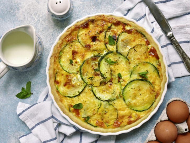 Frittata al forno con zucchine, feta e menta