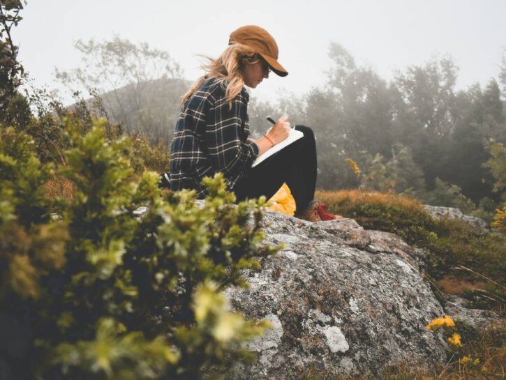 Nature journaling: come creatività e natura ci salvano dallo stress fisico e mentale