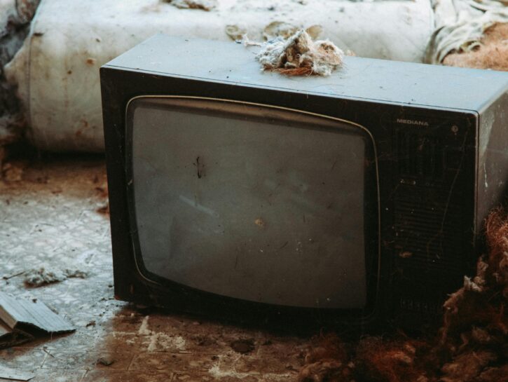 Specchi infranti: i media devono riscrivere i ruoli di genere