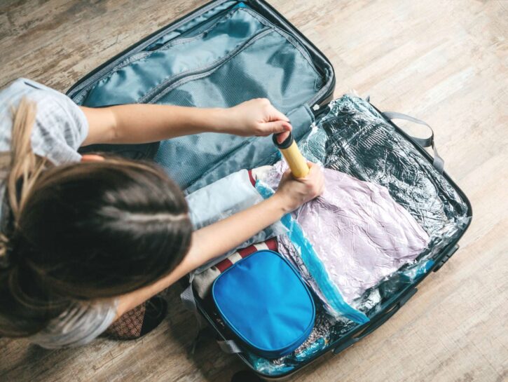 Come pulire i sacchetti sottovuoto dopo l'uso con indumenti sporchi