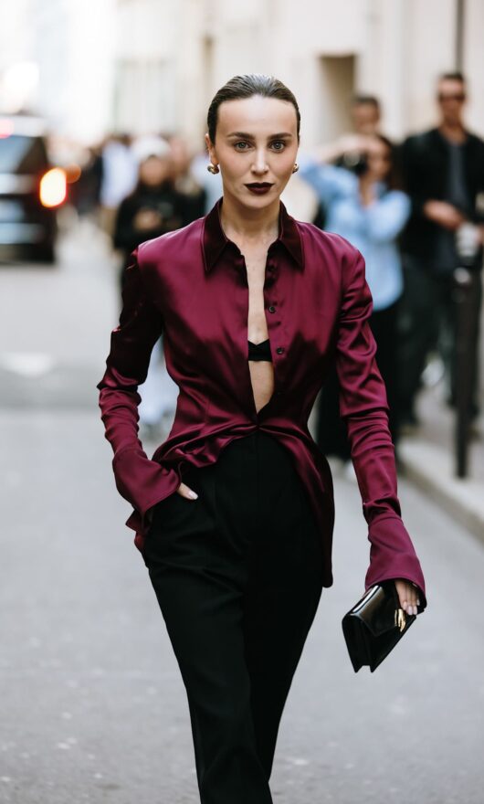 Peekaboo bra, pronta a indossare il reggiseno che spunta dagli abiti come fanno le celeb?