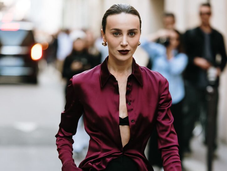 Peekaboo bra, pronta a indossare il reggiseno che spunta dagli abiti come fanno le celeb?