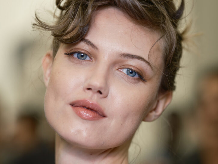 Clean Girl: il trend beauty che celebra la bellezza naturale e il glow perfetto