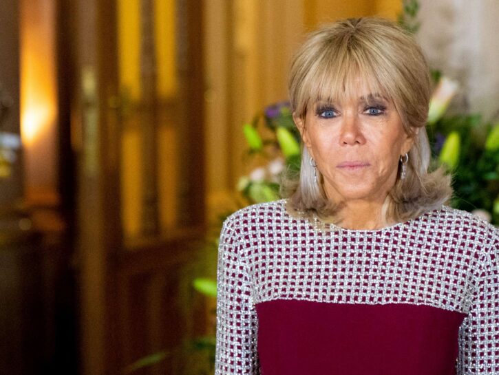Fake news sulla sessualità di Brigitte Macron, processo per cyberbullismo