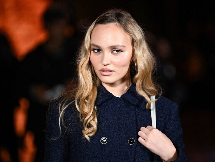 Tired girl, il trucco che trasforma l'effetto stanchezza in una nuova tendenza beauty