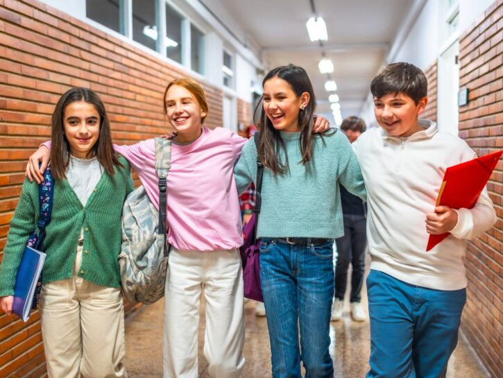 Senza smartphone a scuola torna il vero intervallo