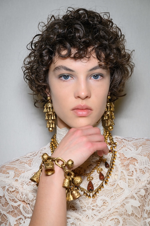 capelli corti cera