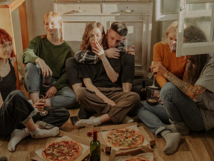 Alcuni alimenti ultra-processati come sigarette e cocaina: studio sulle dipendenze