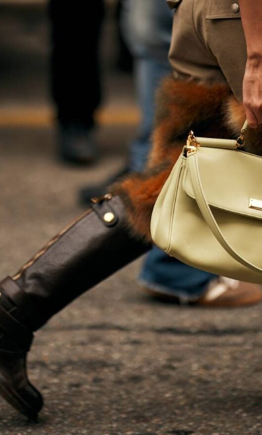 Autunno in città: senza stivali bassi, che look sarebbe?