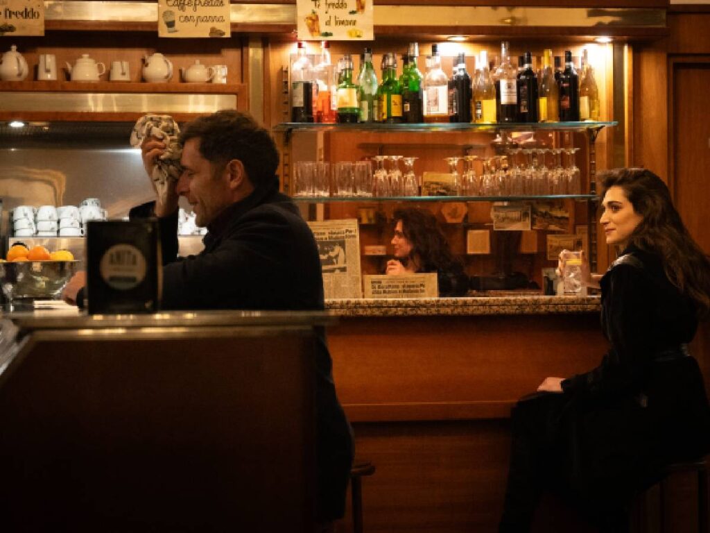 Una scena di Breve storia d'amore con Adriano Giannini e Pilar Fogliati