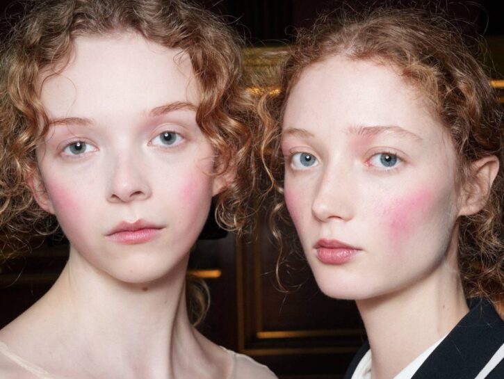 Mai senza blush: scopri i trend del momento
