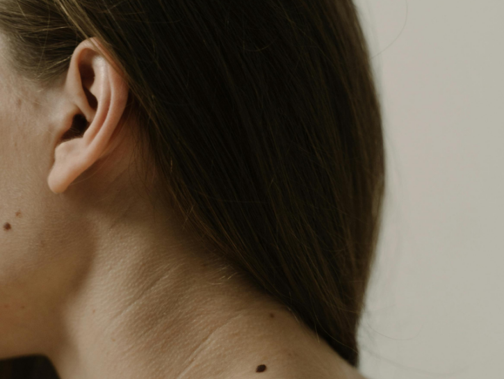 Otite: sintomi, cause e gli esercizi di ginnastica tubarica per prevenirla