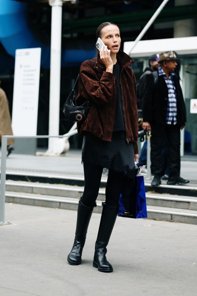 come abbinare leggings e stivali tendenza moda autunno 2025