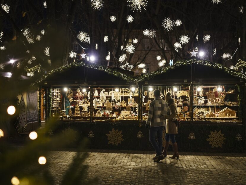 Mercatino di Natale sulla Münsterplatz a Basilea