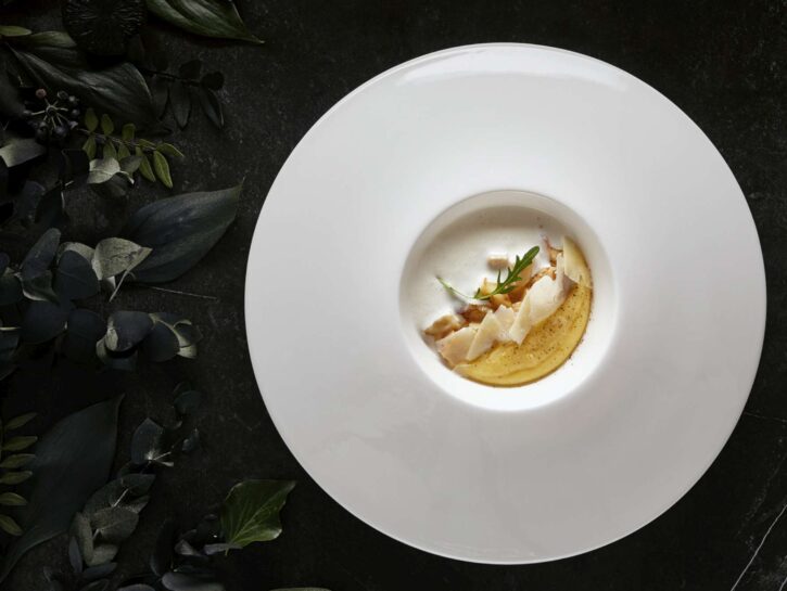 Polenta con fonduta e funghi: tradizione e raffinatezza