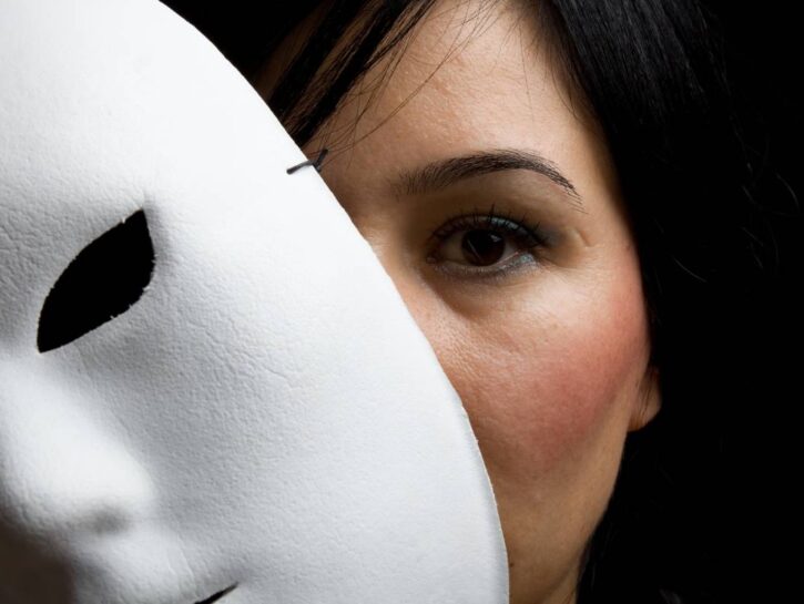 Sindrome dell’impostore: noi donne e l'idea di non meritare il successo