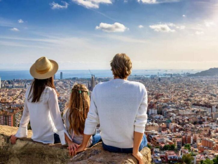 Dai giovani ai «nonni baby sitter»: il nuovo volto degli italiani all'estero