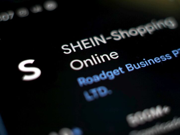 Bambole pedopornografiche vendute online: scoppia un caso in Francia