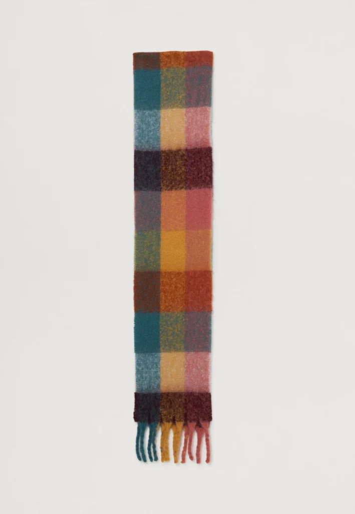 tendenza accessori grande freddo moda inverno 2026 sciarpa