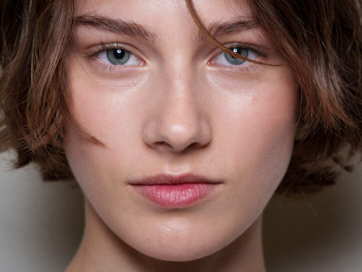 L’ordine corretto in cui applicare i prodotti cosmetici: guida essenziale per la tua skincare