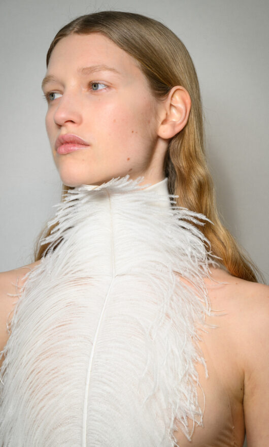 Pantone 2026: Cloud Dancer è il nuovo Color of the Year, il bianco che illumina il beauty