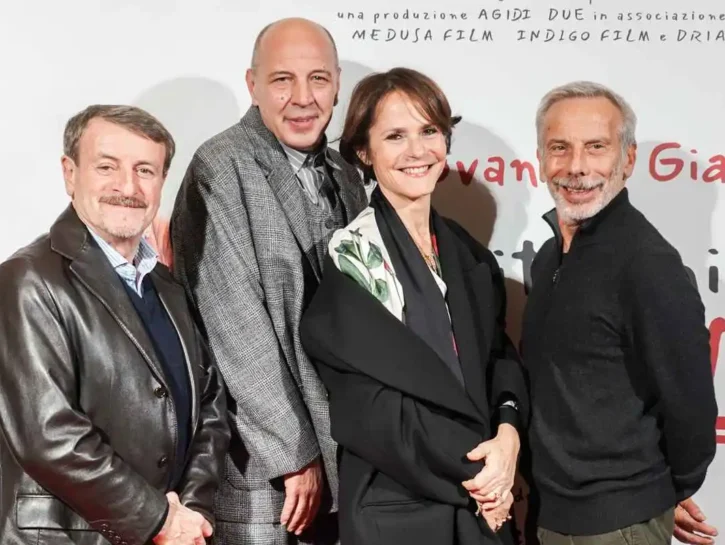 Chi è Sophie Chiarello, la regista di «Attitudini: Nessuna»: cast e trama del nuovo film con Aldo, Giovanni e Giacomo