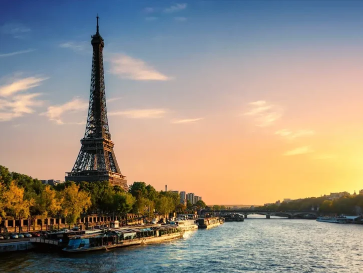 Parigi migliore città per i turisti: Roma supera Milano