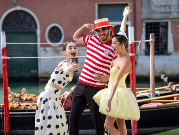 Altro che in Paris, Emily è ancora in Italy e dà lezioni di stile