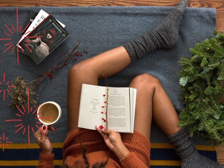 Libri da leggere a Natale: storie che profumano di neve, luci e magia