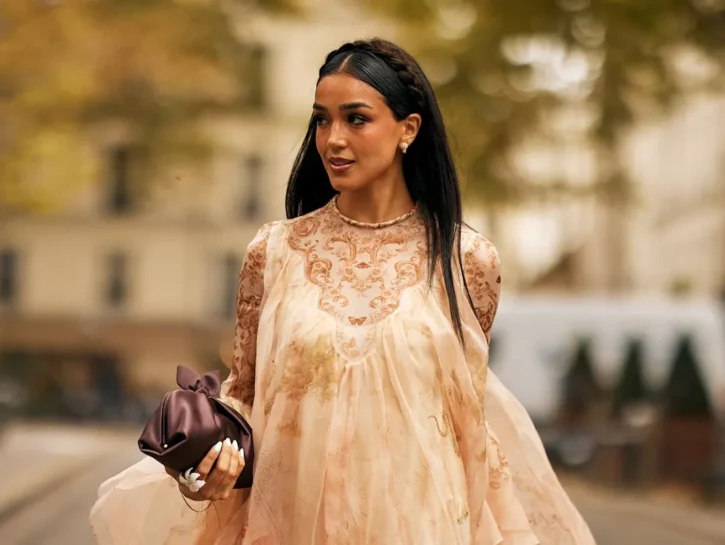 Tagli e acconciature per valorizzare i capelli lisci