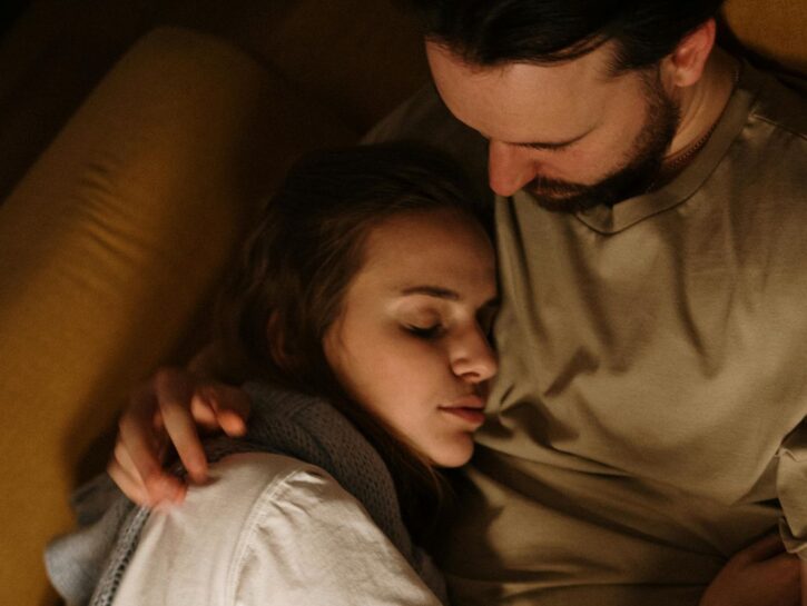 Se non è con me, mi sento persa. Amore o dipendenza?