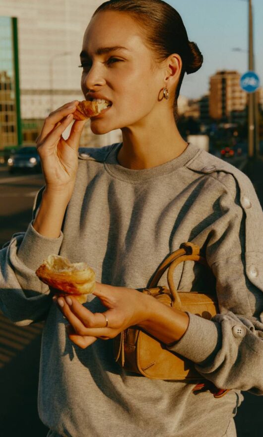 Il 26 dicembre è il giorno della tuta: comodità e stile dopo le feste