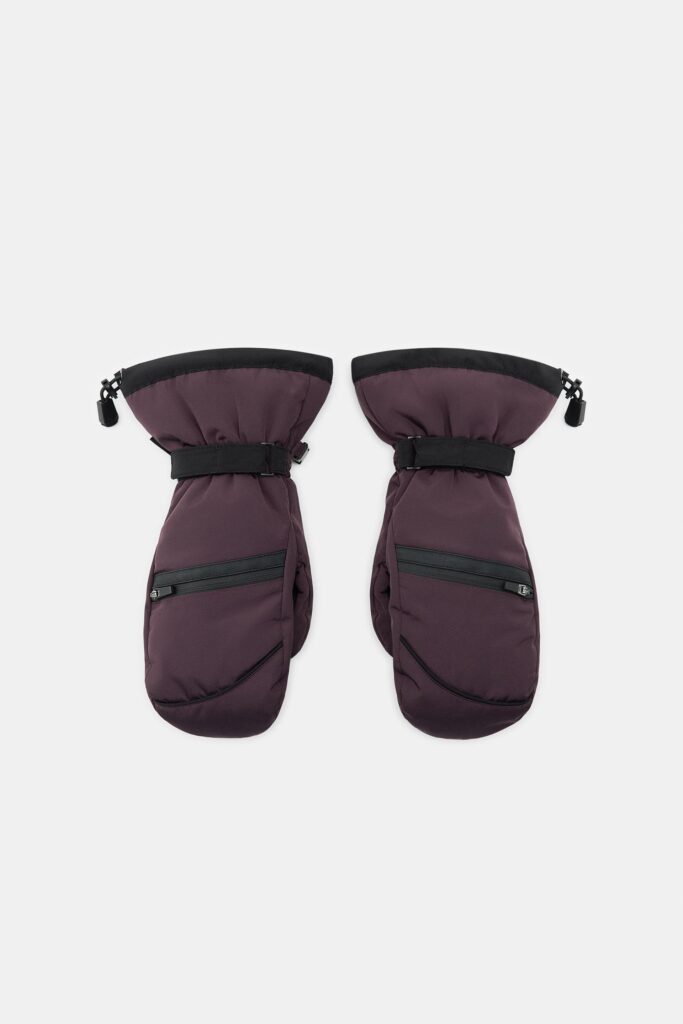tendenza accessori inverno 2026 muffole guanti donna