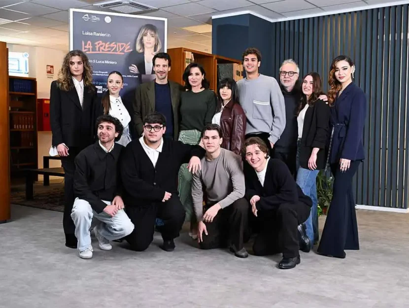 Foto del cast della fiction «La Preside» nella sede Rai di Roma