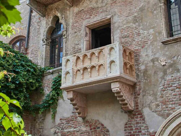 Flop in viaggio: le 10 attrazioni che deludono i turisti