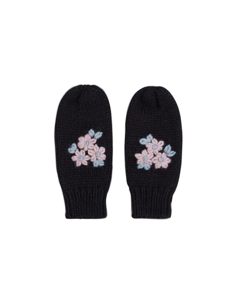 tendenza accessori inverno 2026 muffole guanti donna