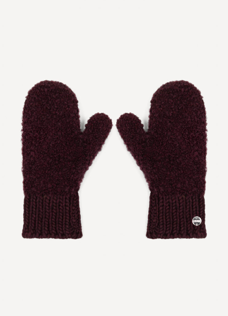 tendenza accessori inverno 2026 muffole guanti donna
