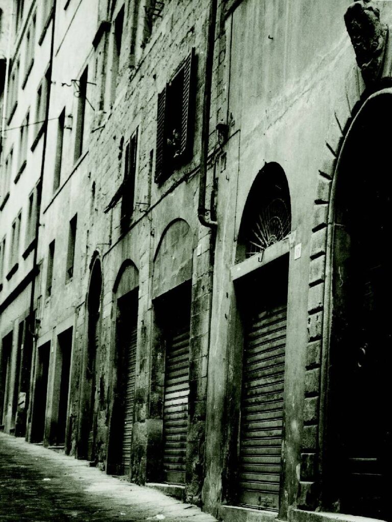 Una foto del centro storico di Arezzo, dove aprì il primo laboratorio Unoaerre che compie 100 anni