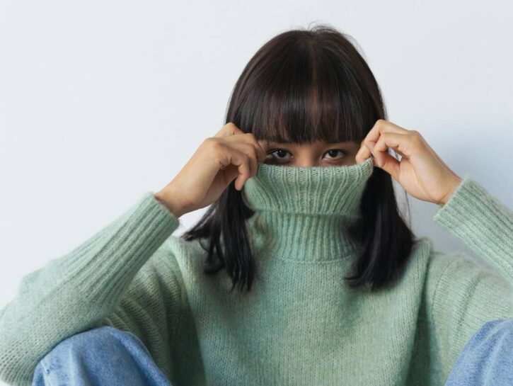 «Sotto il seno non è zona erogena» dice il giudice. E noi che pensavamo di sì!