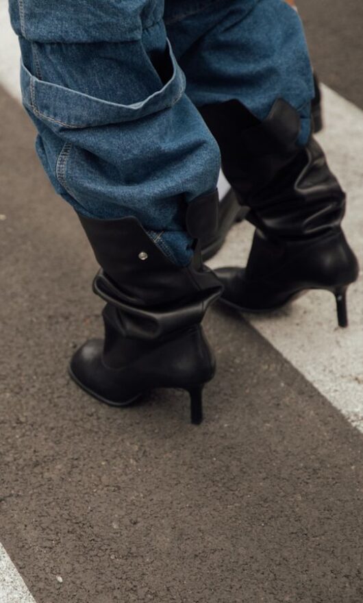 Jeans? Con stivali e stivaletti ci piacciono di più. 5 idee look da provare subito