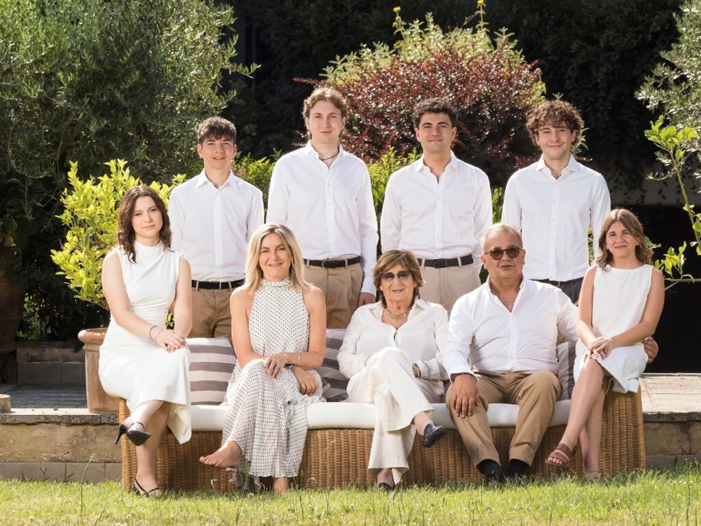 Ritratto della Famiglia Squarcialupi, dal 2012 custode dell'identità contemporanea del marchio Unoaerre che compie 100 anni