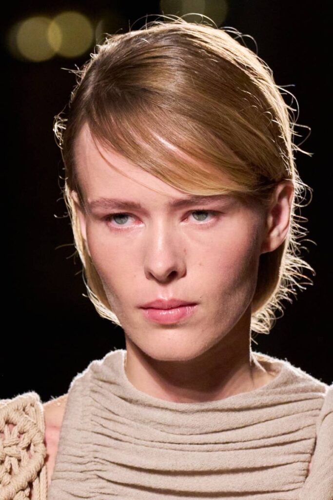 pettinatura capelli