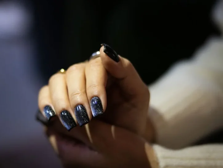 Laser Thread, la tendenza unghie che arriva dalla Corea ti farà impazzire