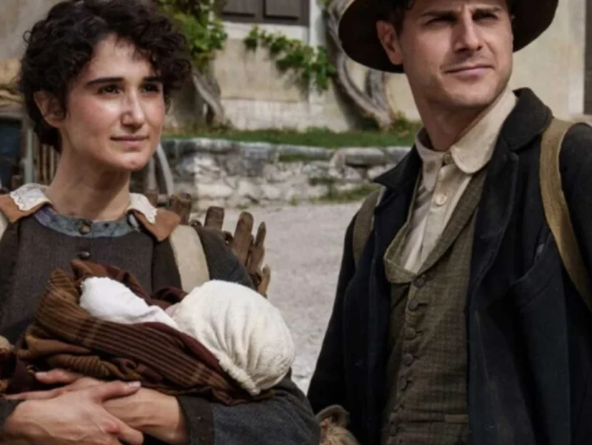 due persone vestite con abiti d'epoca