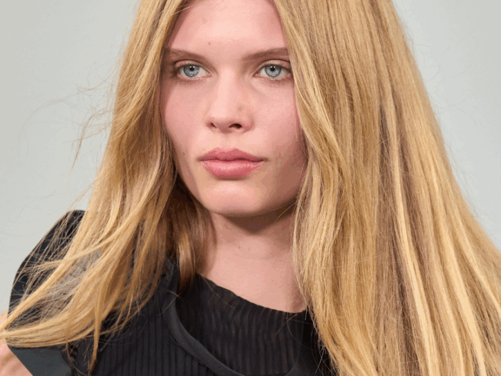 Doppie punte: come eliminarle senza tagliare i capelli 