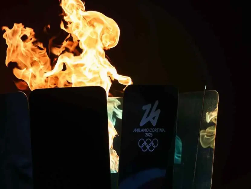 L'arrivo del braciere olimpico in piazza del Domo, Milano