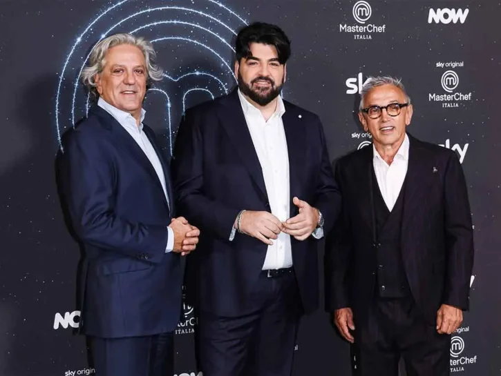 La finale di Masterchef Italia non va in onda, perché? Niente sfida con la Rai, la decisione di Sky